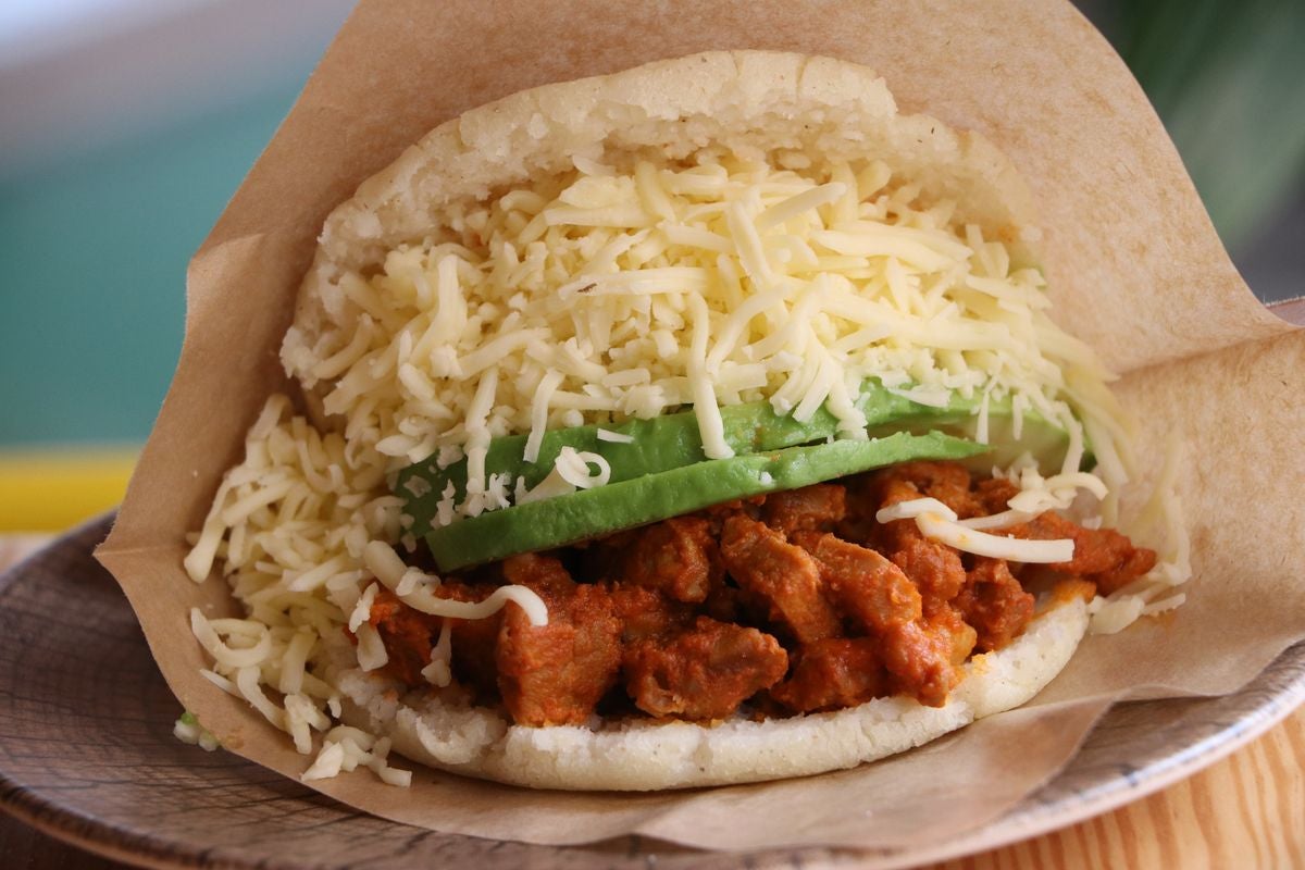 Arepas Lovers en la calle Santa Ana ofrece la mejor comida colombiana.