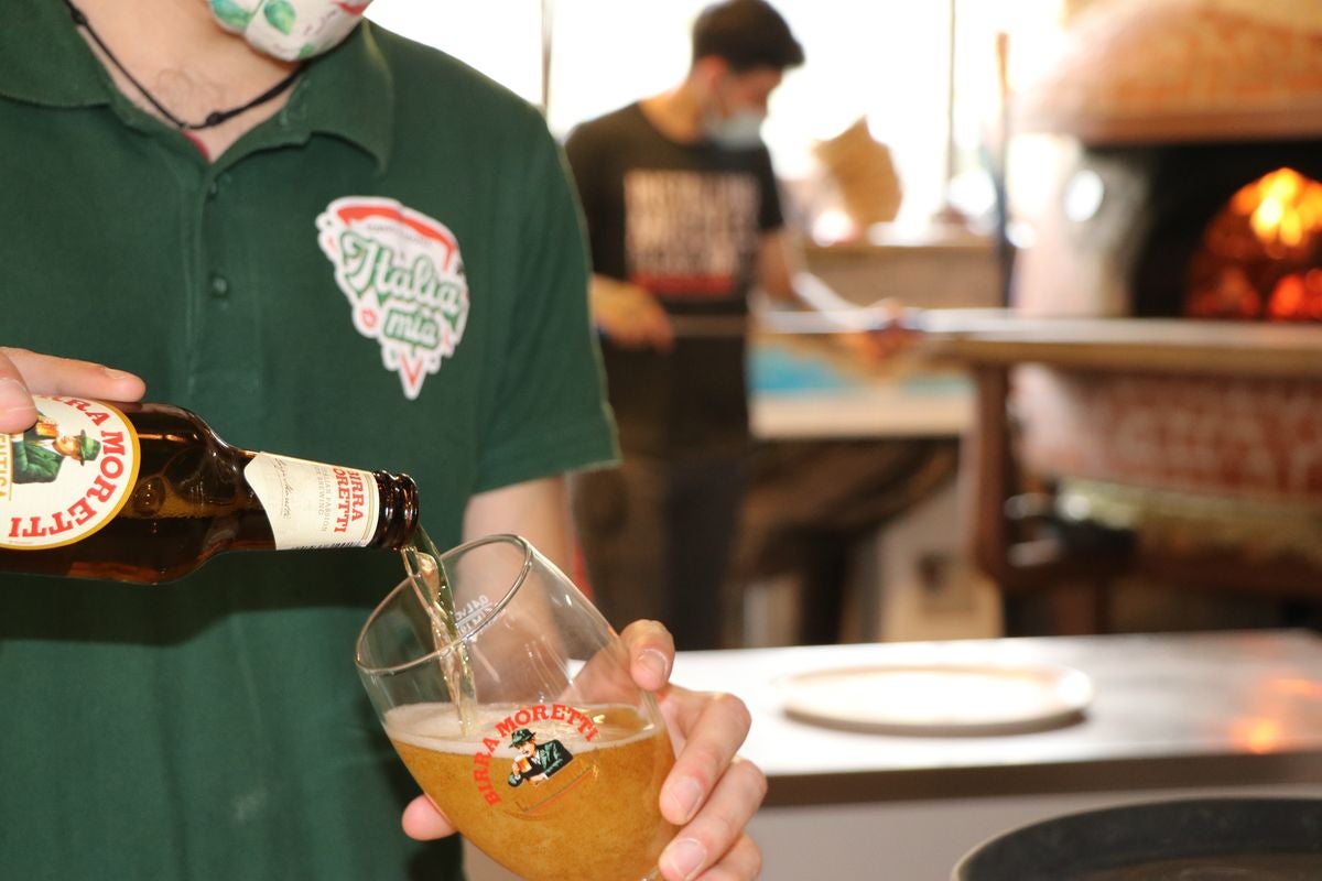 El restaurante Italia Mia ofrece la mejor comida italiana para disfrutar en el salón de tu casa.