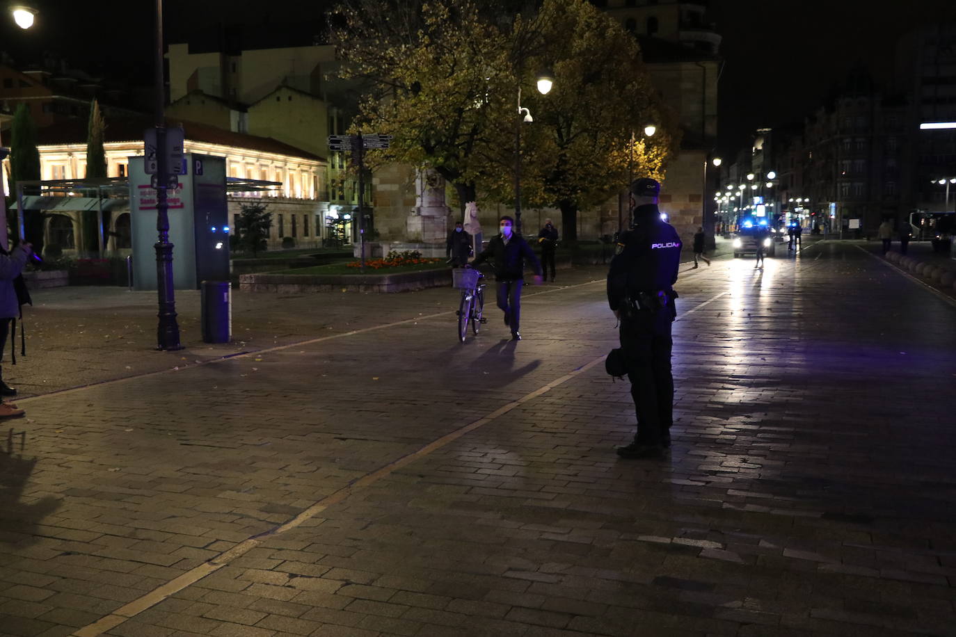 La población tiene prohibido salir de sus casas hasta las seis de la mañana