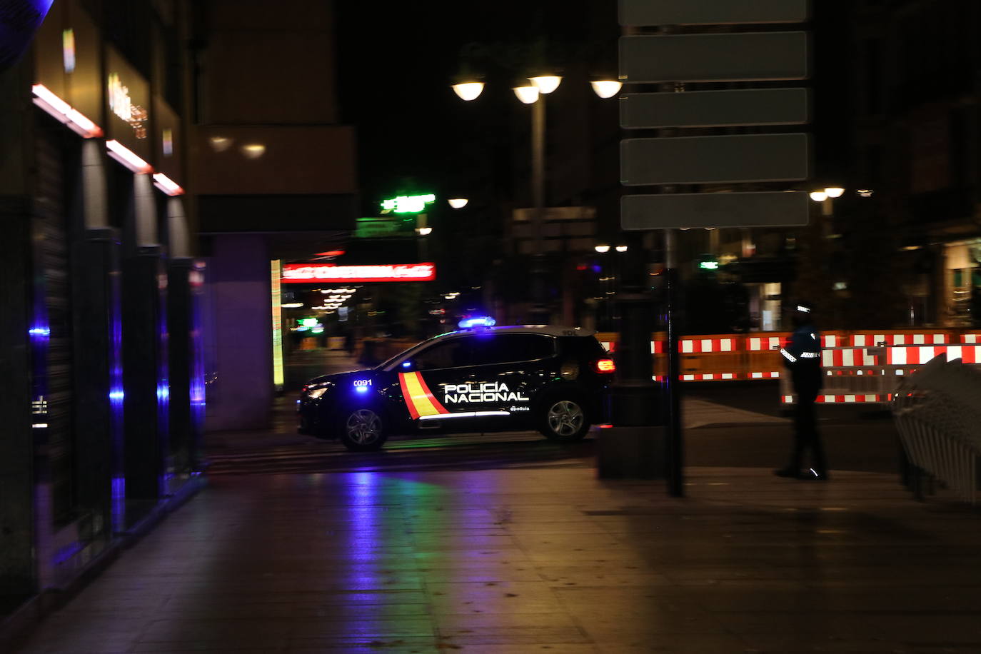 La población tiene prohibido salir de sus casas hasta las seis de la mañana