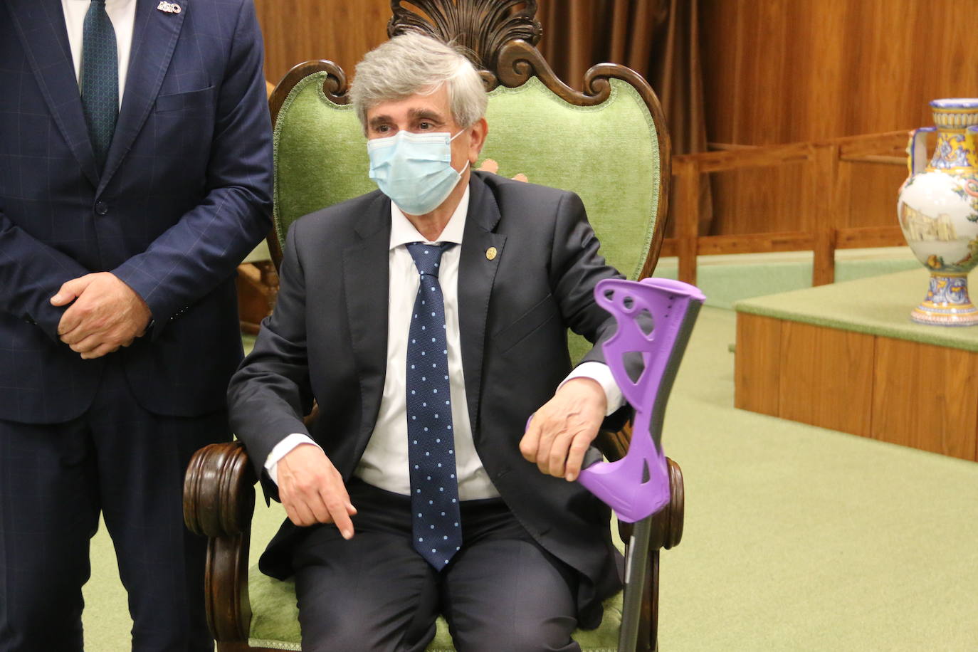 El rector de la Universidad de León, Juan Francisco García Marín, y el rector de la Universidad de Oviedo Santiago García Granda han escenificado este martes la unión que conllevará más acciones en territorio asturiano.