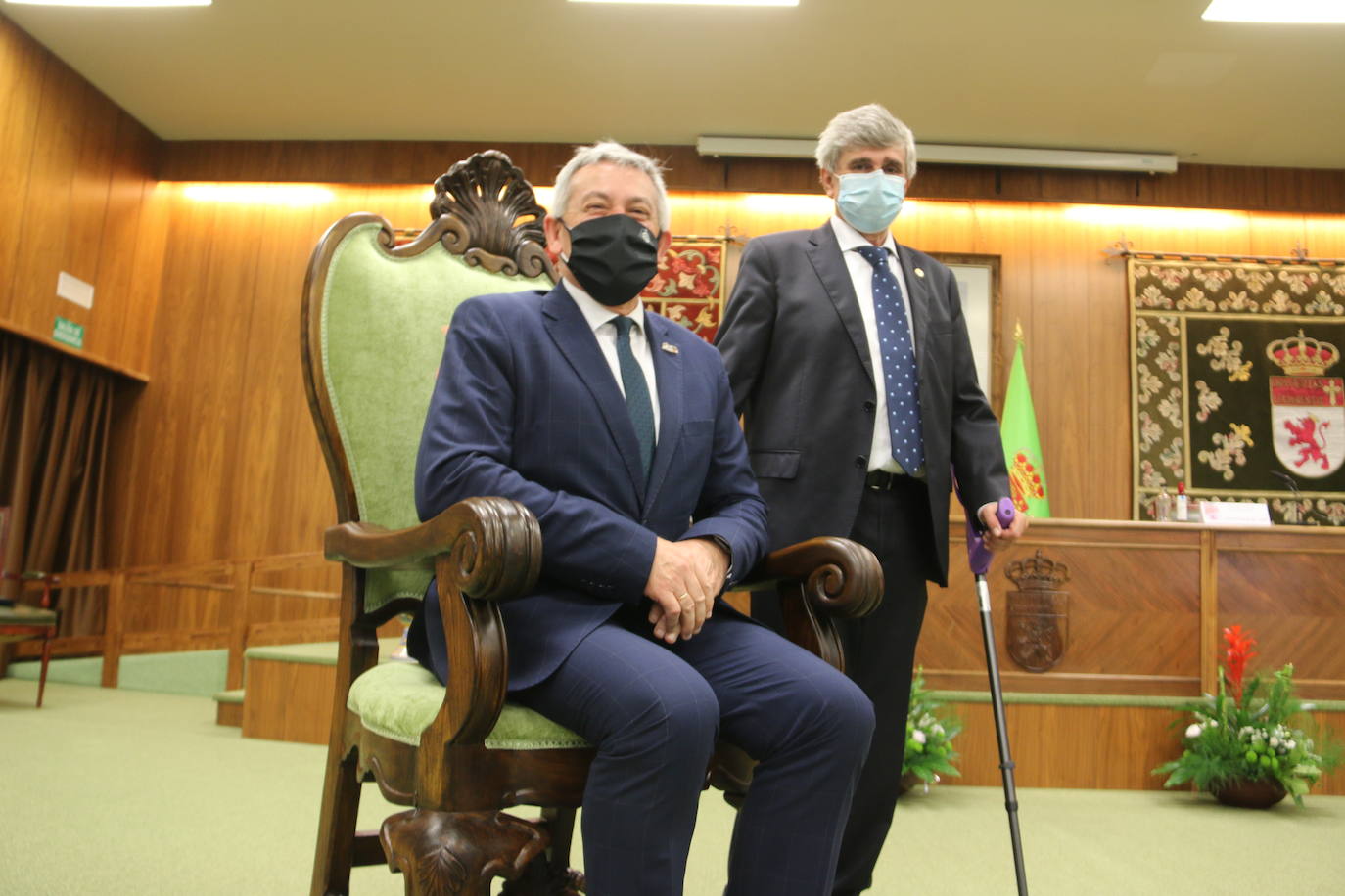 El rector de la Universidad de León, Juan Francisco García Marín, y el rector de la Universidad de Oviedo Santiago García Granda han escenificado este martes la unión que conllevará más acciones en territorio asturiano.