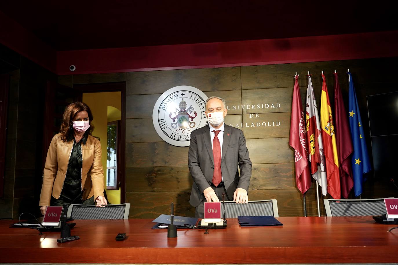 Fotos: La Junta se incorpora a la Cátedra de Innovación para el Comercio de la UVa