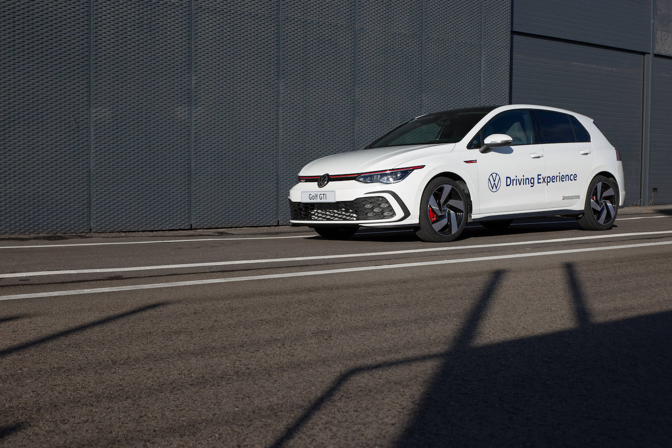 Prueba del Golf de serie más deportivo en el Jarama