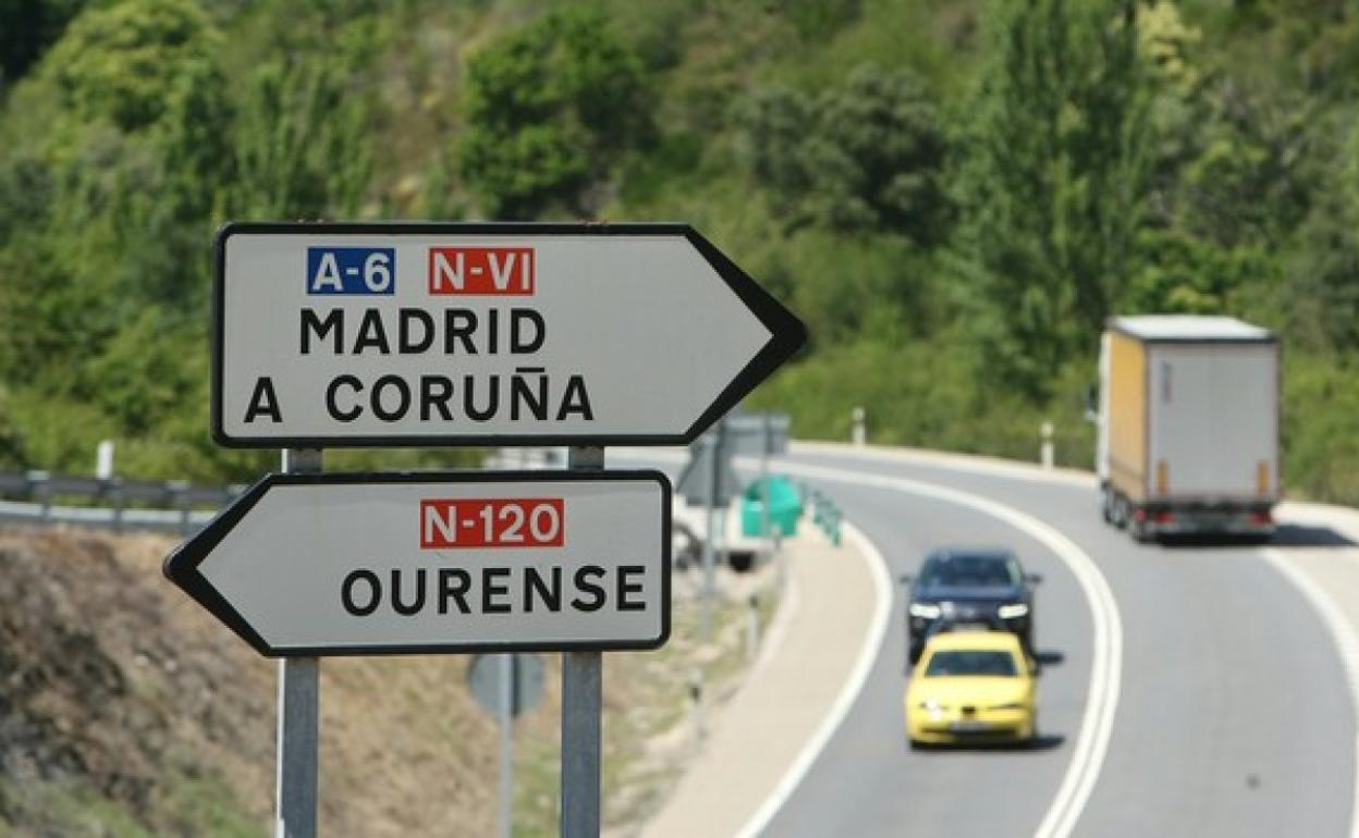 Imagen de la carretera Nacional 120 que une Ponferrada con Orense.