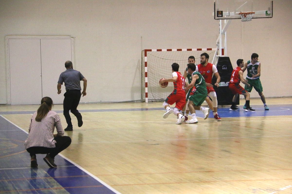 El club baloncesto Reino de León se estrena en la liga EBA esta temporada en el polideportivo San Esteban.