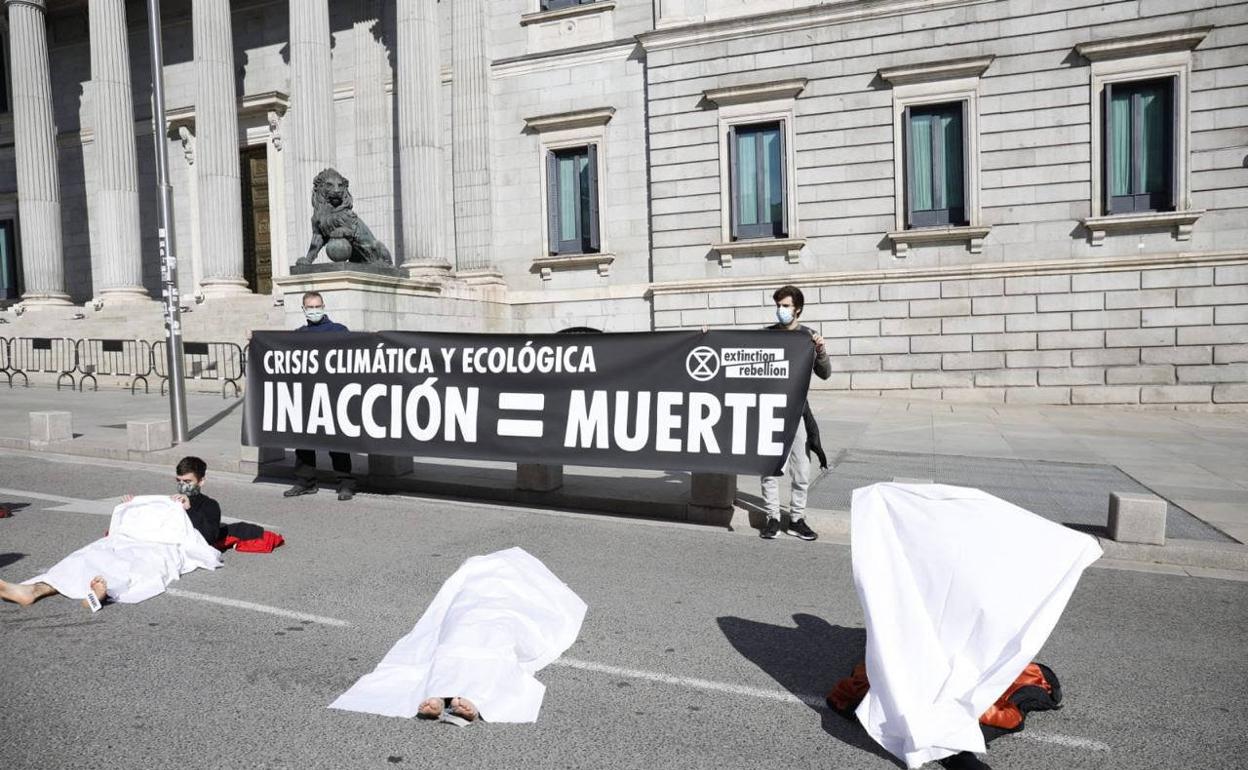 Imagen de la protesta de Extinction Rebellion, esta mañana en Madrid 