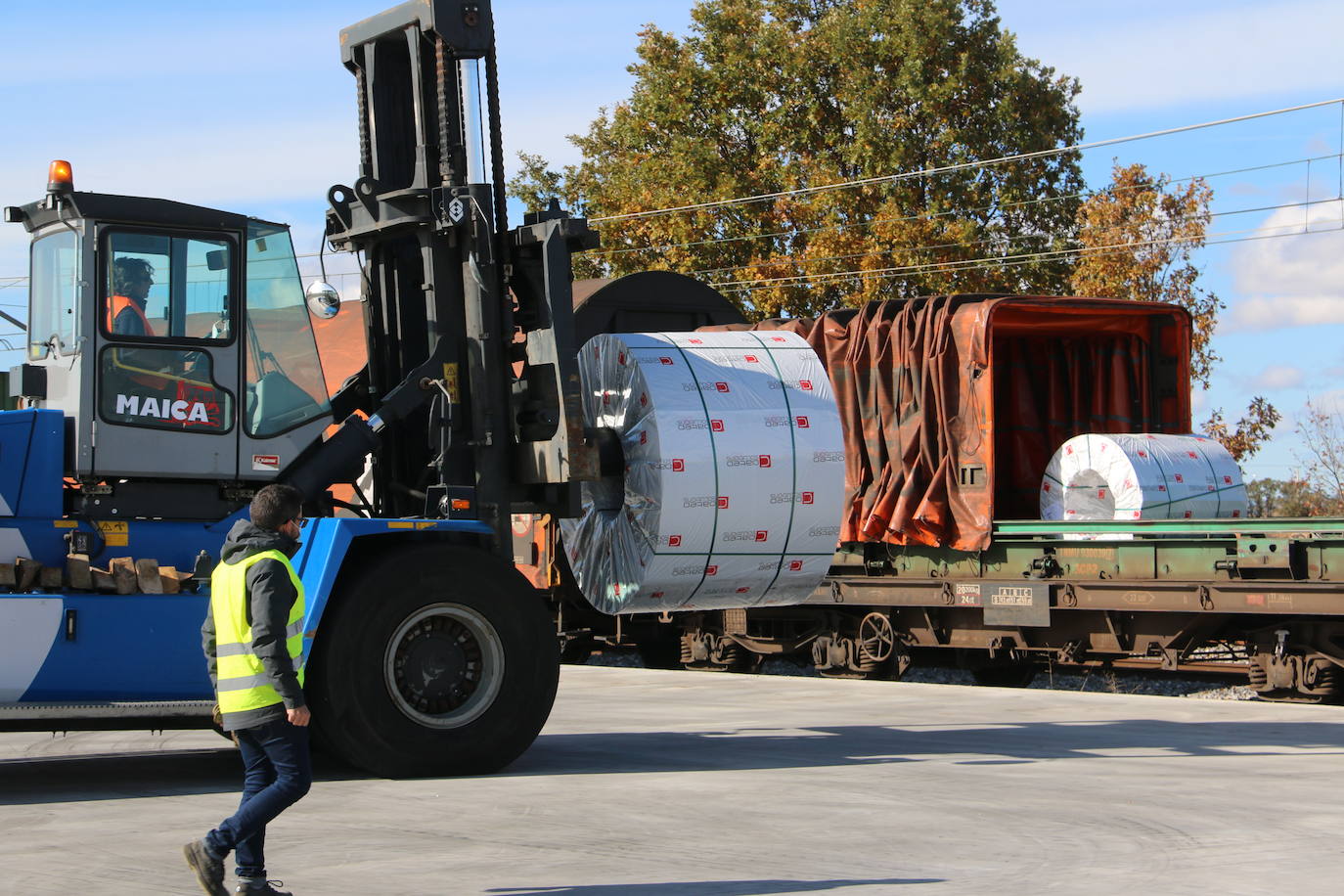 Fotos: Primer tren con salida desde Coated Solutions León