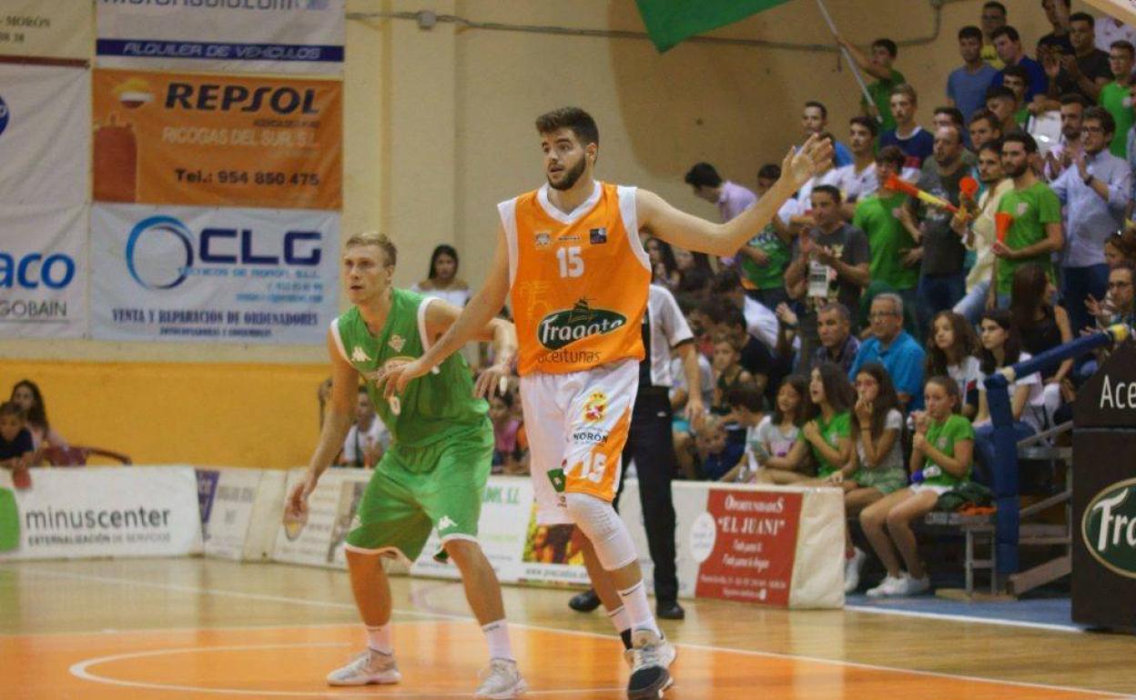 El nuevo jugador del club leonés en un encuentro de LEB Plata. 