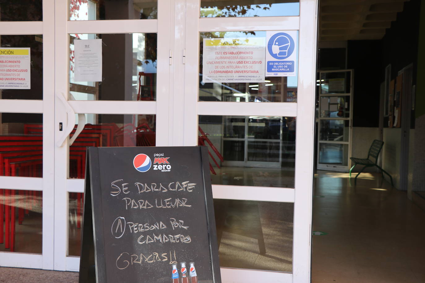 La cafetería universitaria, un servicio esencial de la Universidad de León. 