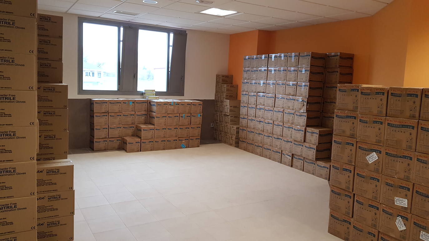 Fotos: Reparto de material sanitario en las residencias de León