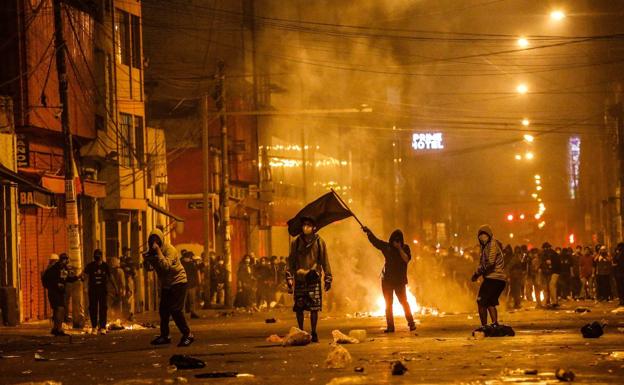 Manifestantes en las calles de Lima.