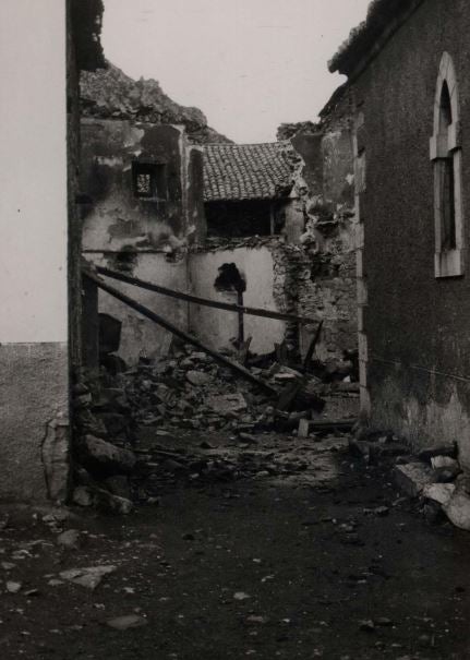 La Biblioteca Nacional publica las imágenes de los efectos causados por los incendios y bombardeos en la zona norte de León, Pola de Gordón, Santa Lucía y La Vid, durante la Guerra Civil 