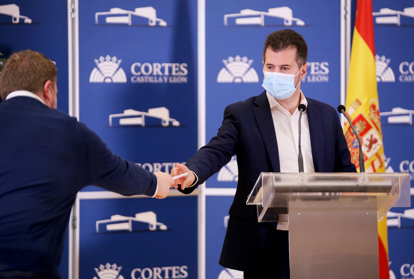 El PSOE y el Colegio de Médicos de Castilla y León analizan la situación sanitaria. 