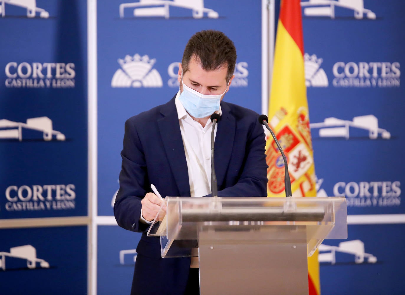 El PSOE y el Colegio de Médicos de Castilla y León analizan la situación sanitaria. 