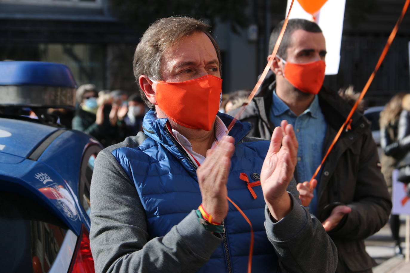 Centenares de personas se sumana la plantaforma 'Mas plurales' para exigir que no se desarrolle esta nueva ley educativa.