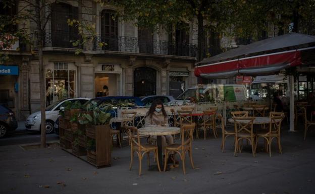 Sanidad plantea limitar las cenas de Nochebuena y Nochevieja a seis personas