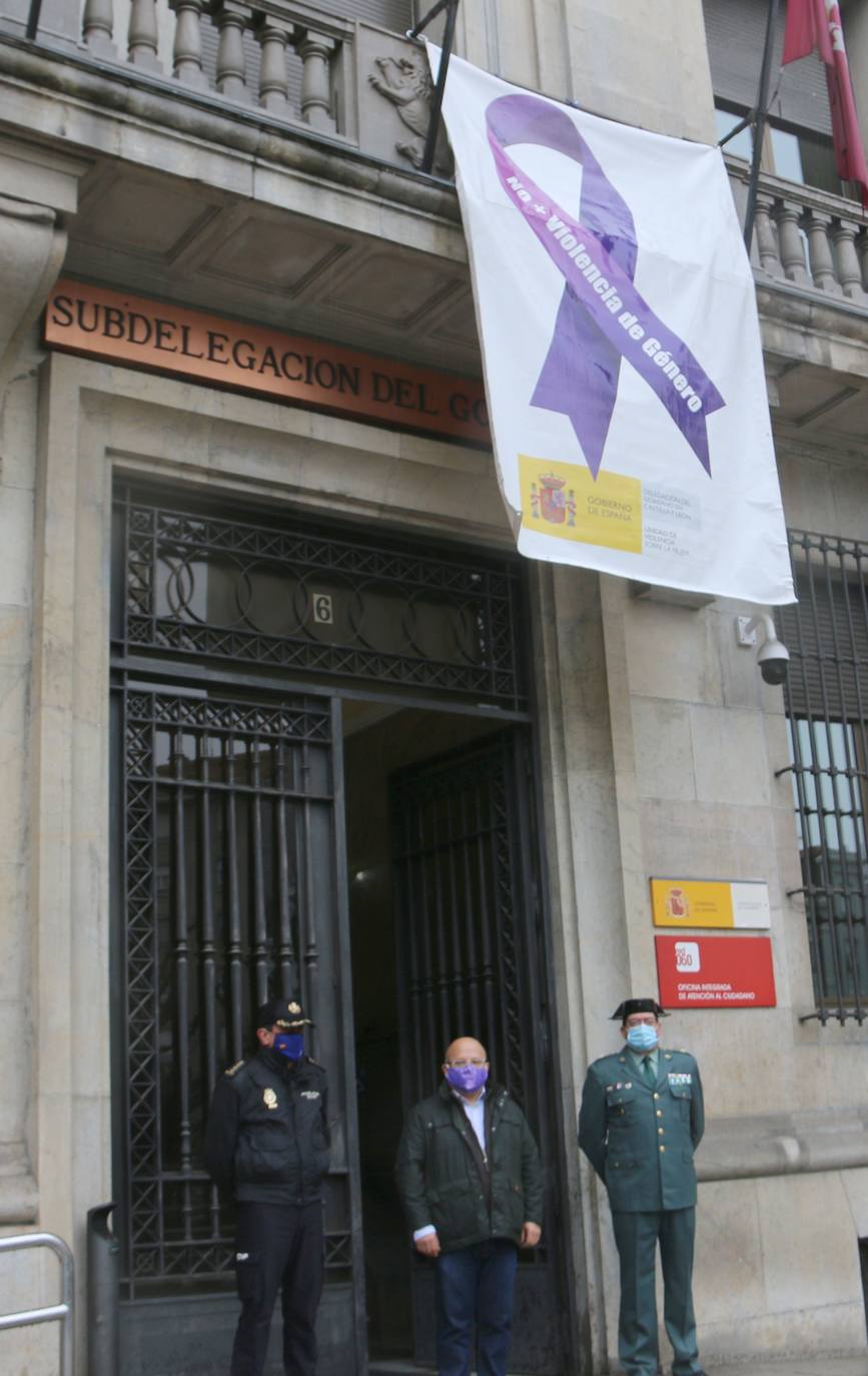 En un acto corto pero contundente se ha puesto de manifiesto el compromiso por erradicar la violencia machista