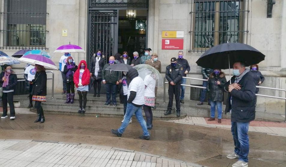 En un acto corto pero contundente se ha puesto de manifiesto el compromiso por erradicar la violencia machista
