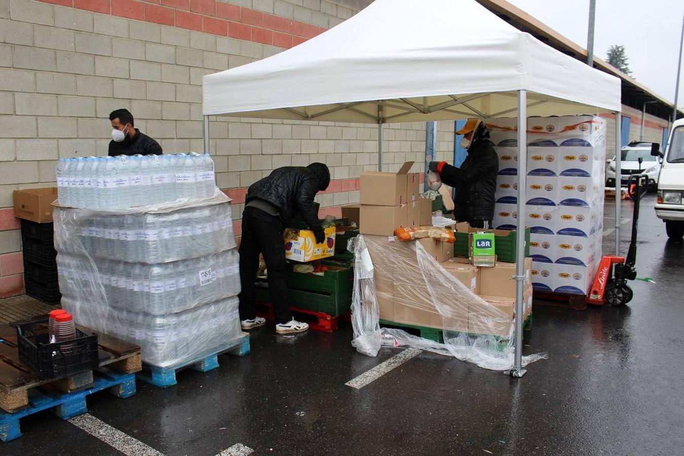 Productos en el almacén del Banco de Alimentos de León.