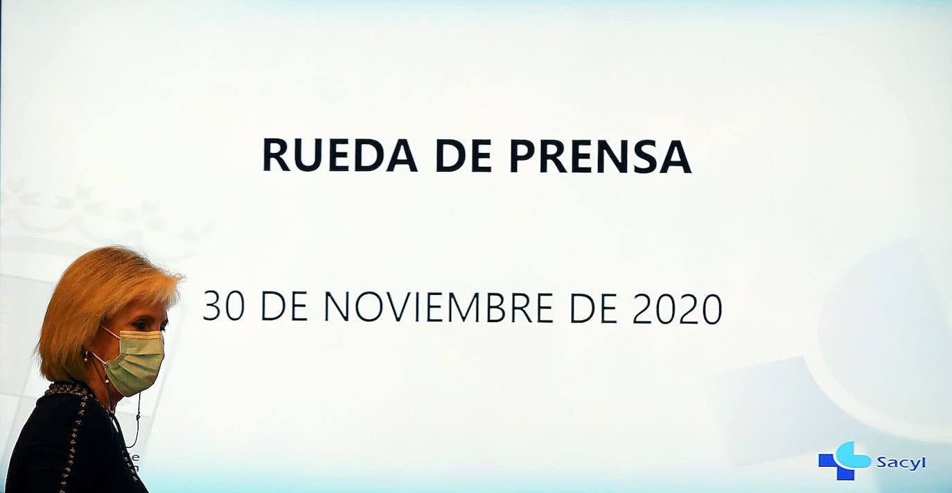 Fotos: La consejera de Sanidad informa de la situación del covid-19