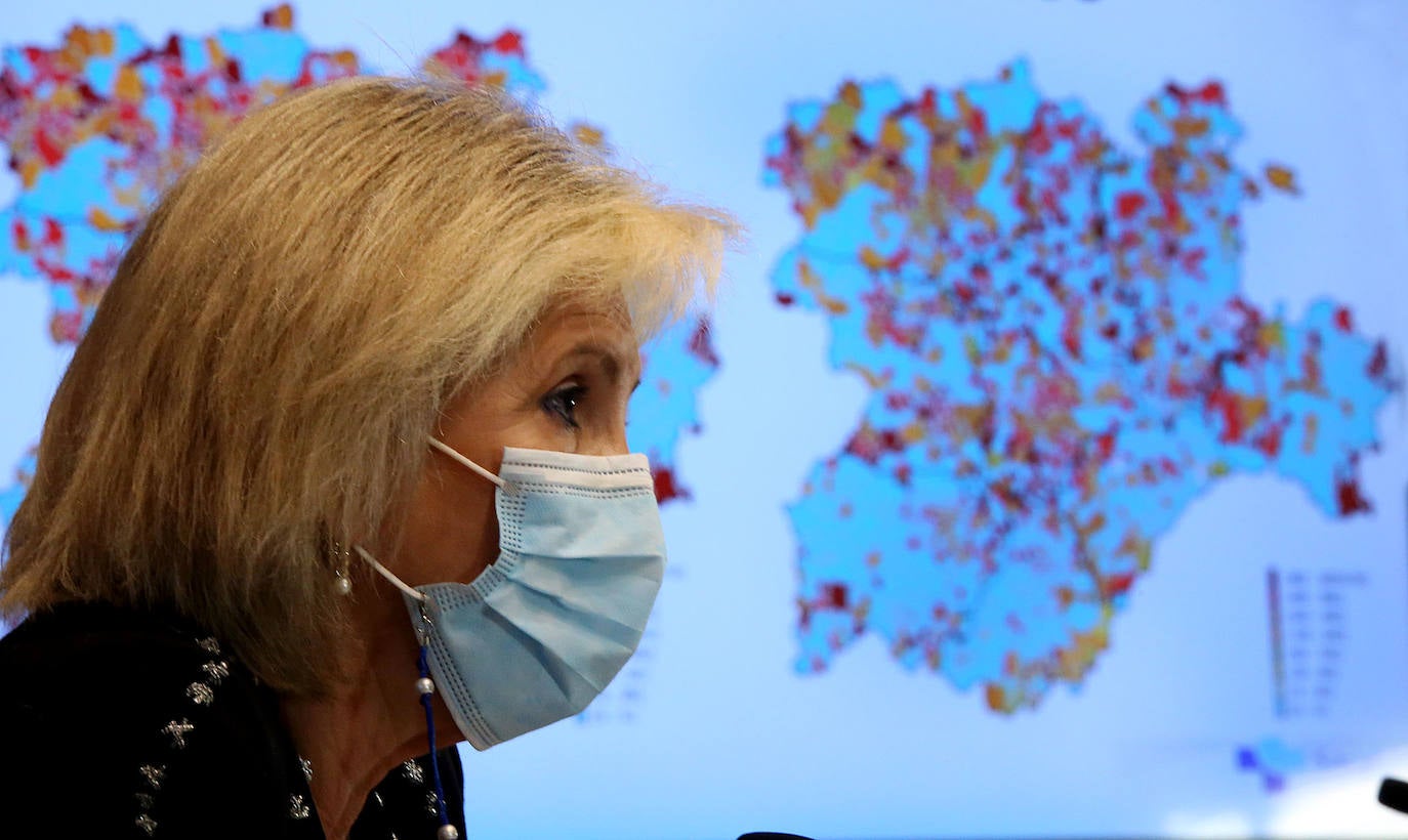 Fotos: La consejera de Sanidad informa de la situación del covid-19