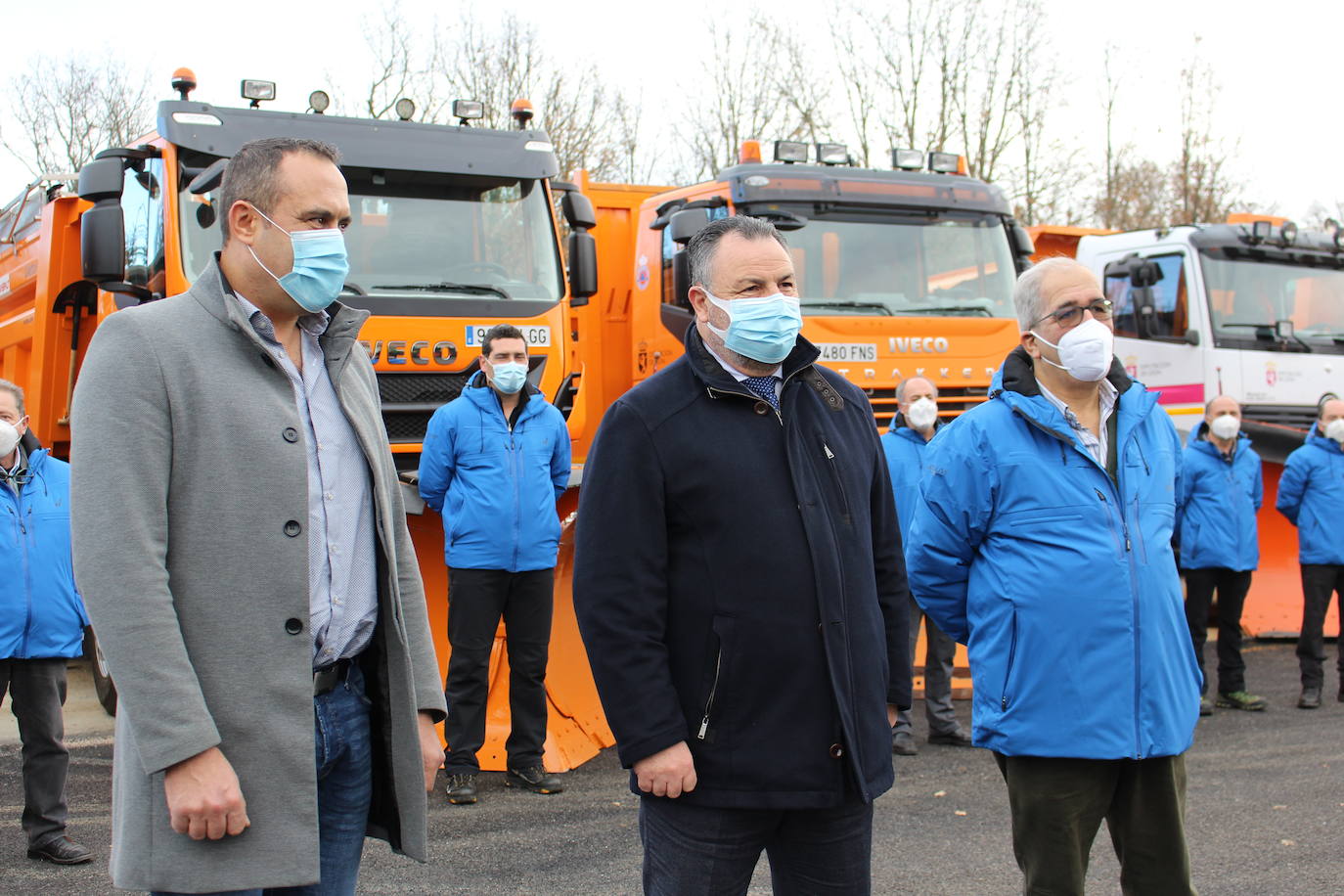 El presidente de la Diputación Provincial de León, Eduardo Morán, y el diputado de Infraestructuras, Luis Alberto Arias, presentan la campaña de vialidad invernal 2020-2021. 