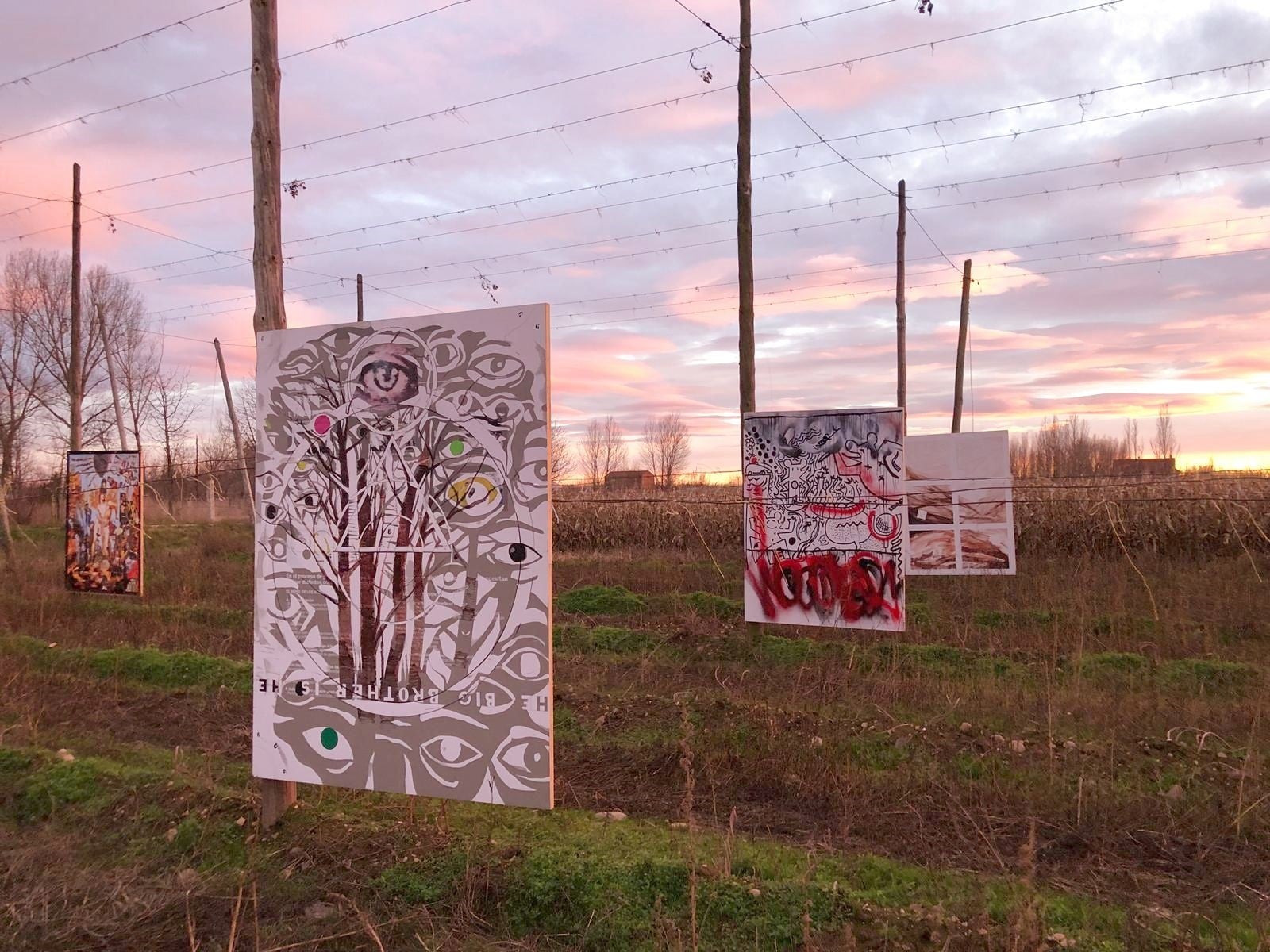 Esta exposición «Alambradas del Arte» estará hasta el día 9 de diciembre en una finca de lúpulo de Carrizo de la Ribera