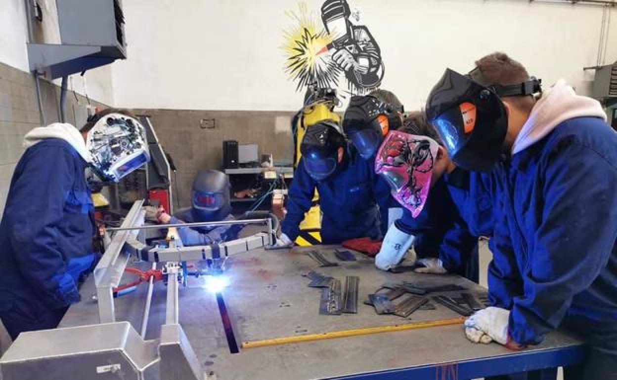 Imagen de una clase práctica de un módulo de FP.