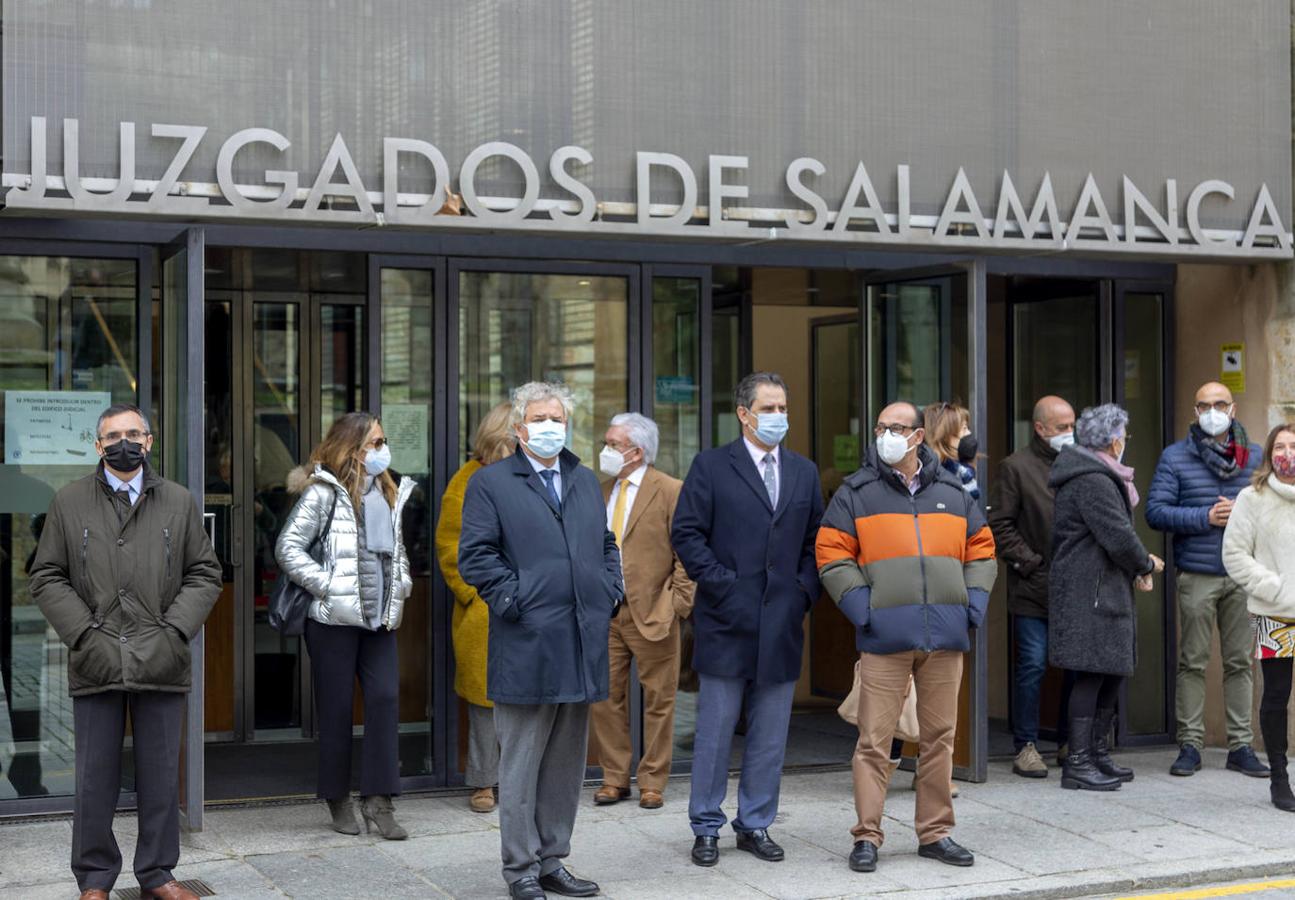 Concentración en repulsa a la agresión a una jueza en las diferentes capitales de provincia de la comunidad.