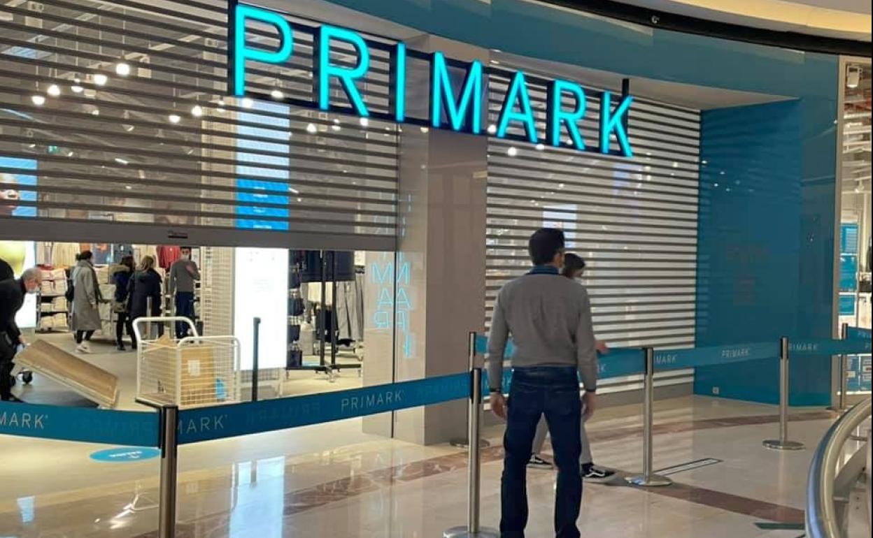 PInstalaciones de Primark, este jueves, listas para su apertura al público inicialmente prevista para este viernes. 