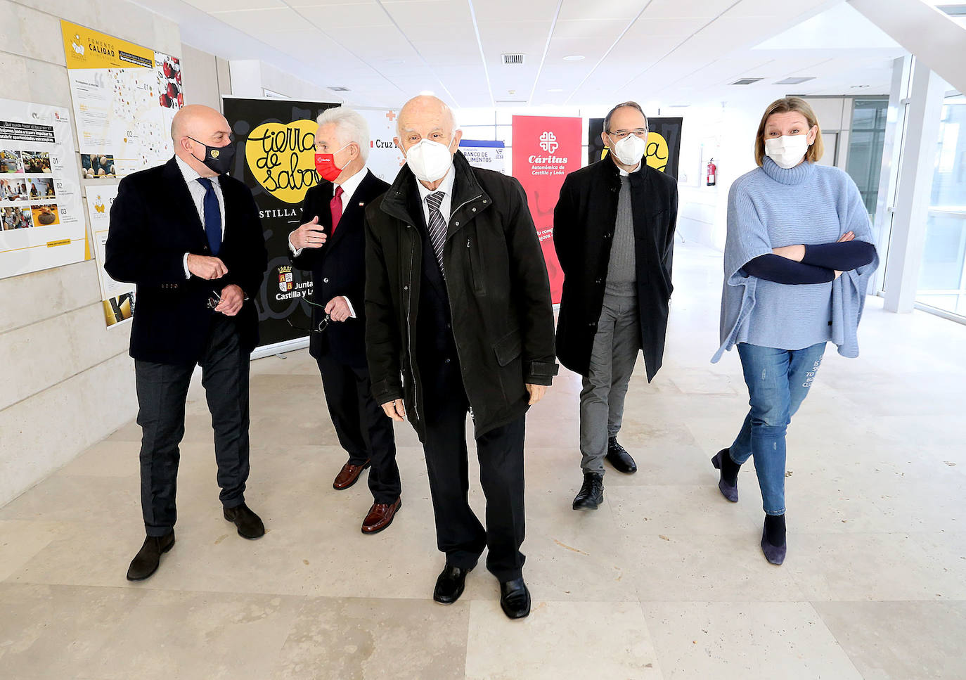 Fotos: La Junta presenta una iniciativa de colaboración con la Federación del Banco de Alimentos, Cáritas y Cruz Roja