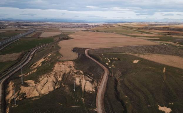 Vista aérea de los accesos al yacimiento.