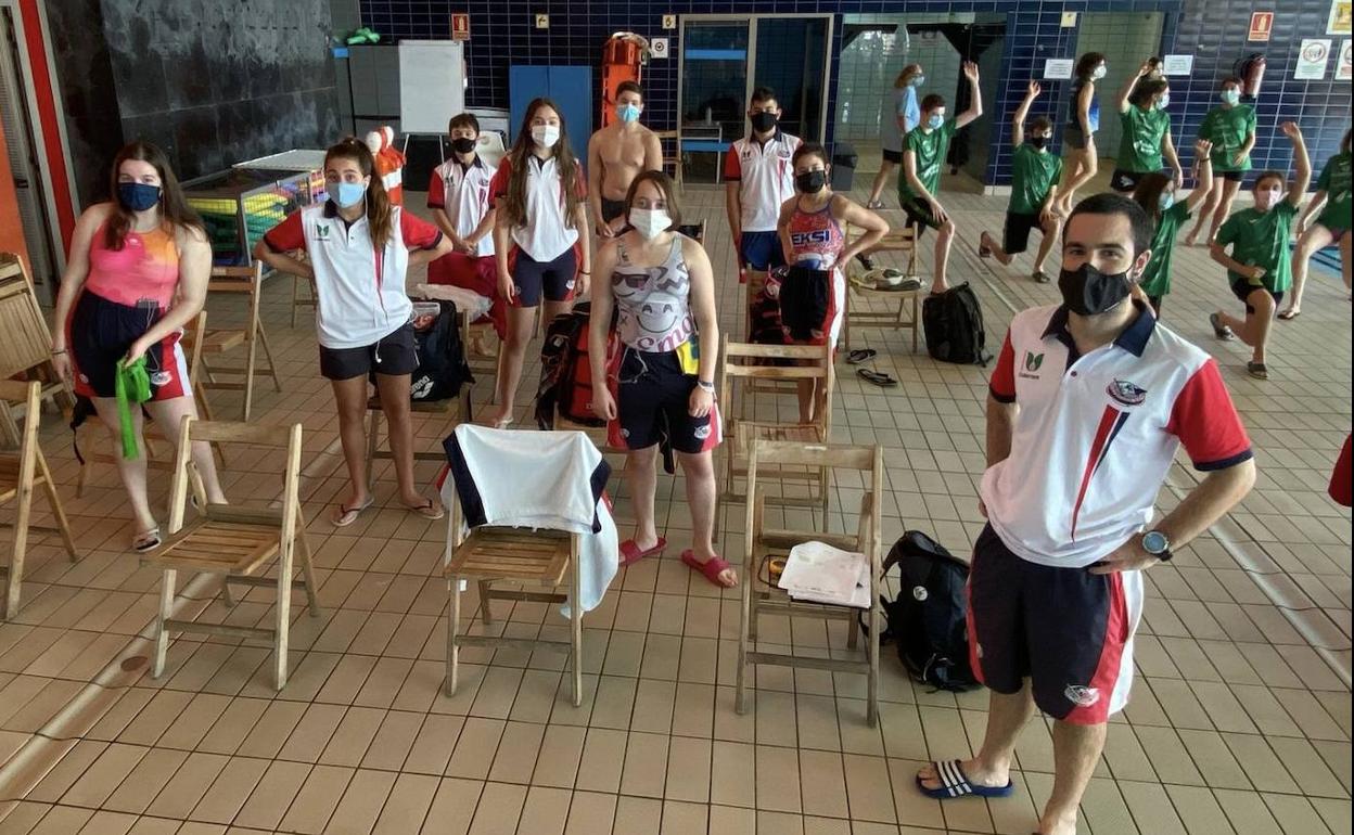 Los integrantes del equipo de natación vuelven a la competición.