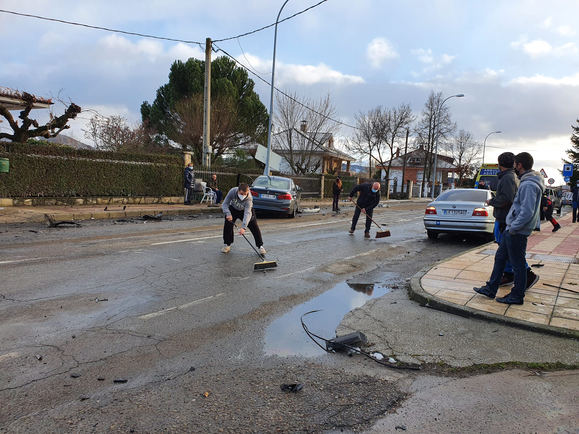 Fotos: Accidente de tráfico en Boñar