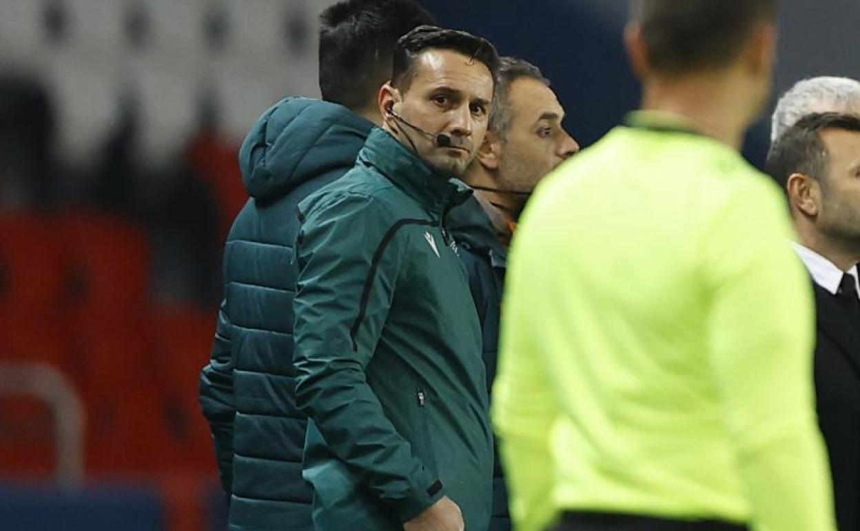 Sebastian Coltescu, durante el partido entre el PSG y el Estambul. 