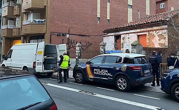 Hallan el cadáver de un hombre en unas casas okupadas en la plaza Padre Severino Ibáñez