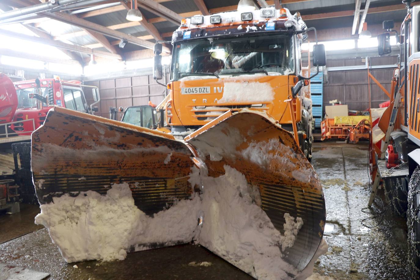Con la caída de las primeras nevadas ya empiezan los preparativos para una nueva temporada de nieve en la estación de San Isidro