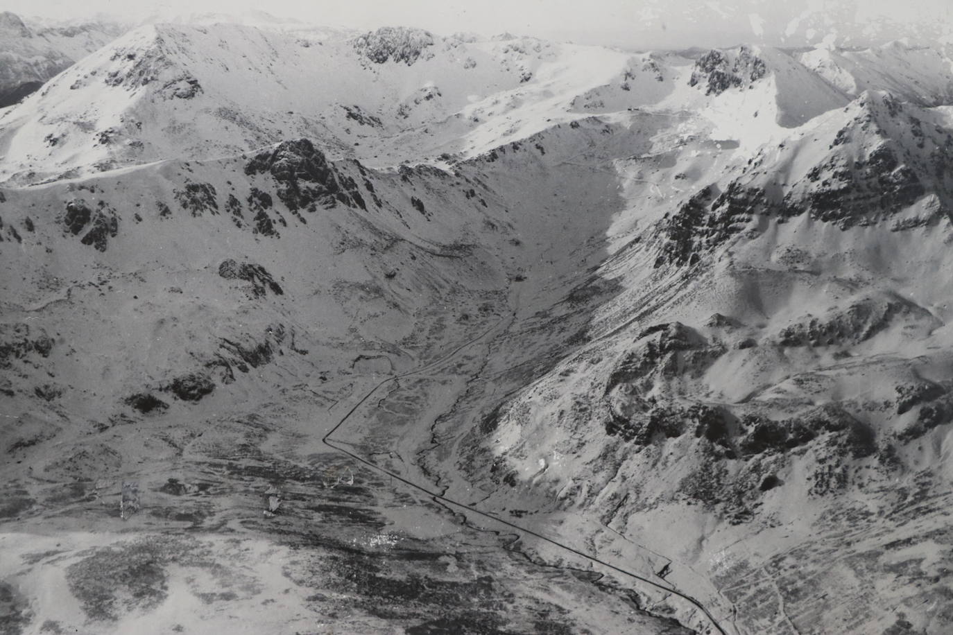 Con la caída de las primeras nevadas ya empiezan los preparativos para una nueva temporada de nieve en la estación de San Isidro
