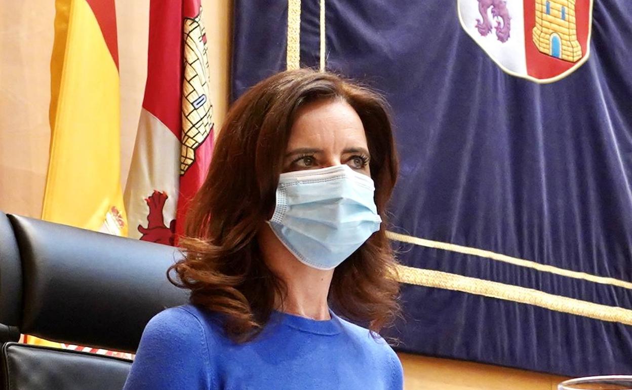 Ana Carlota Amigo, consejera de Empleo e Industria, en su comparecencia en las Cortes.