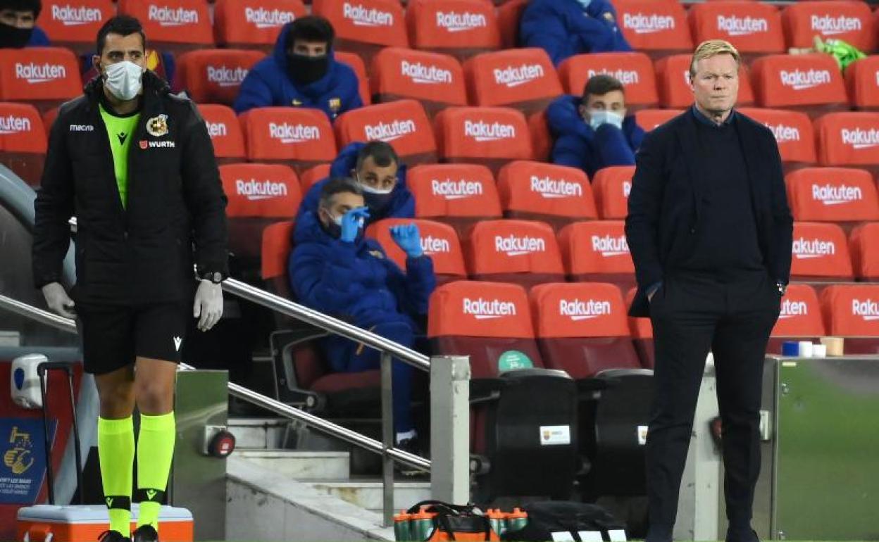 Ronald Koeman, durante el Barça-Real Sociedad.