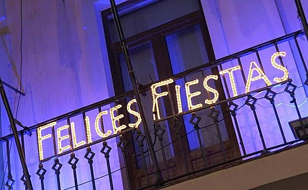 Iluminación en Sahagún celebrando el fin de año y la Navidad. 