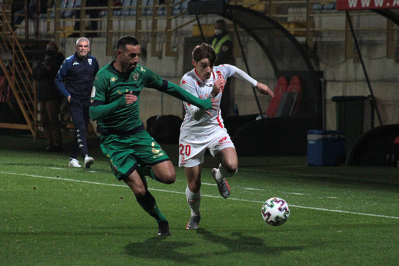 La Cultural y el Villanovense debutaron en el torneo del KO en el Reino de León.