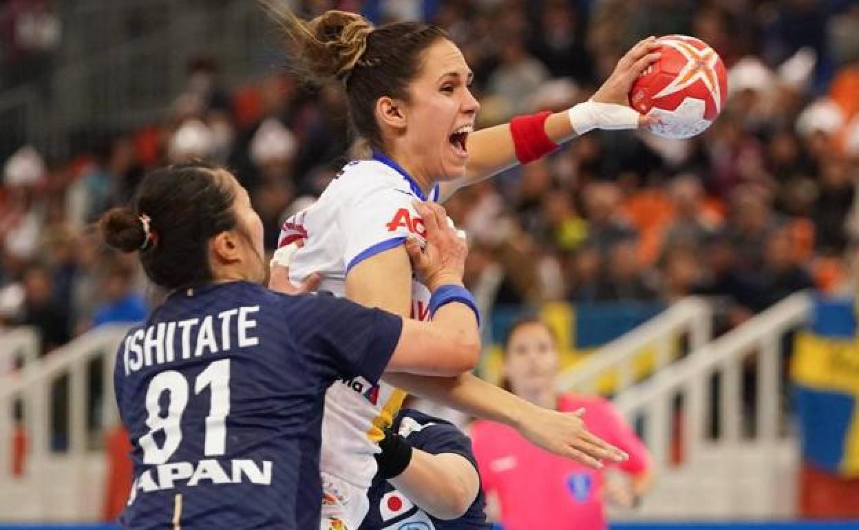 Mireya González, jugadora leonesa de balonmano.