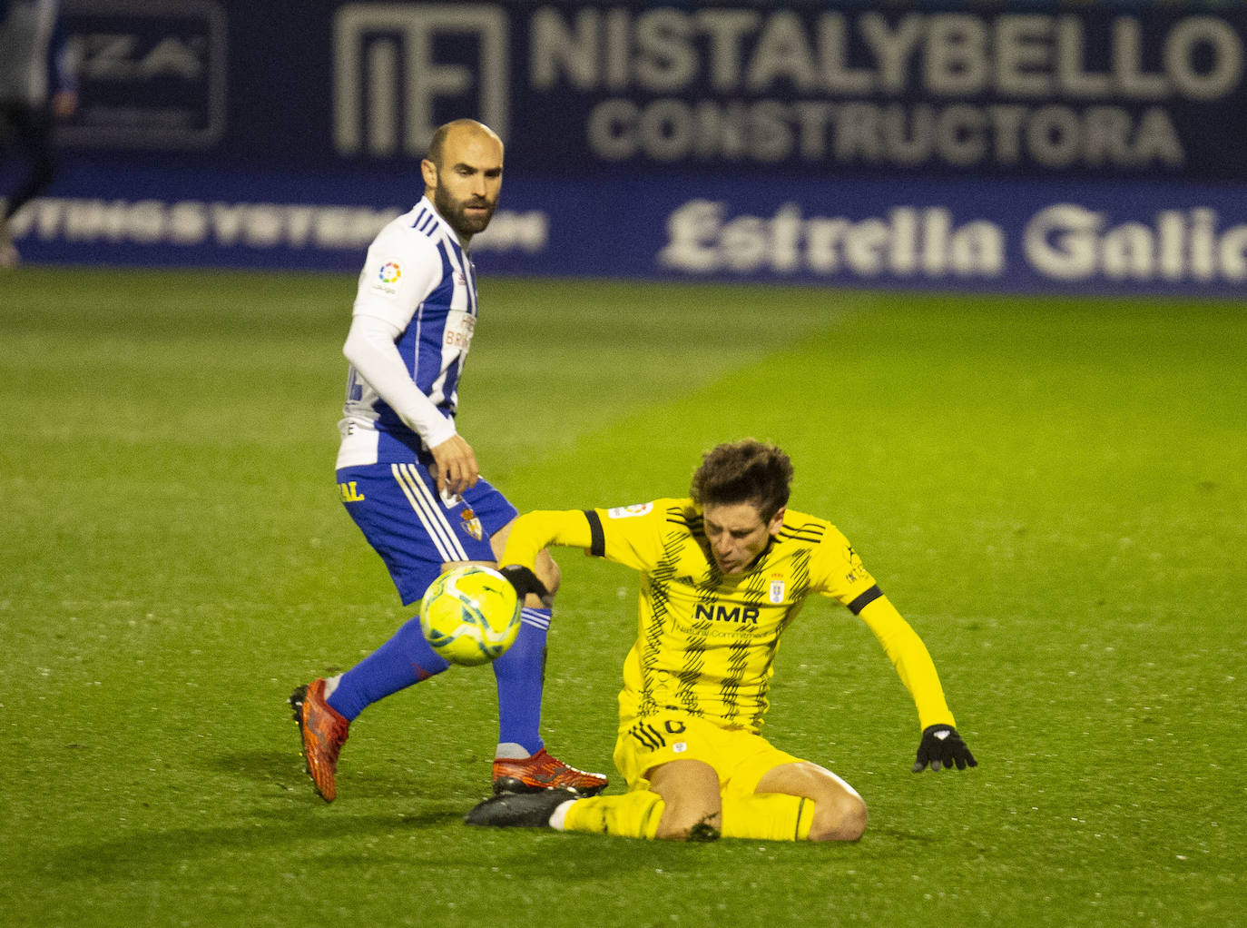 Ambos conjuntos se enfrentaron en el partido que abría la jornada en Segunda División.