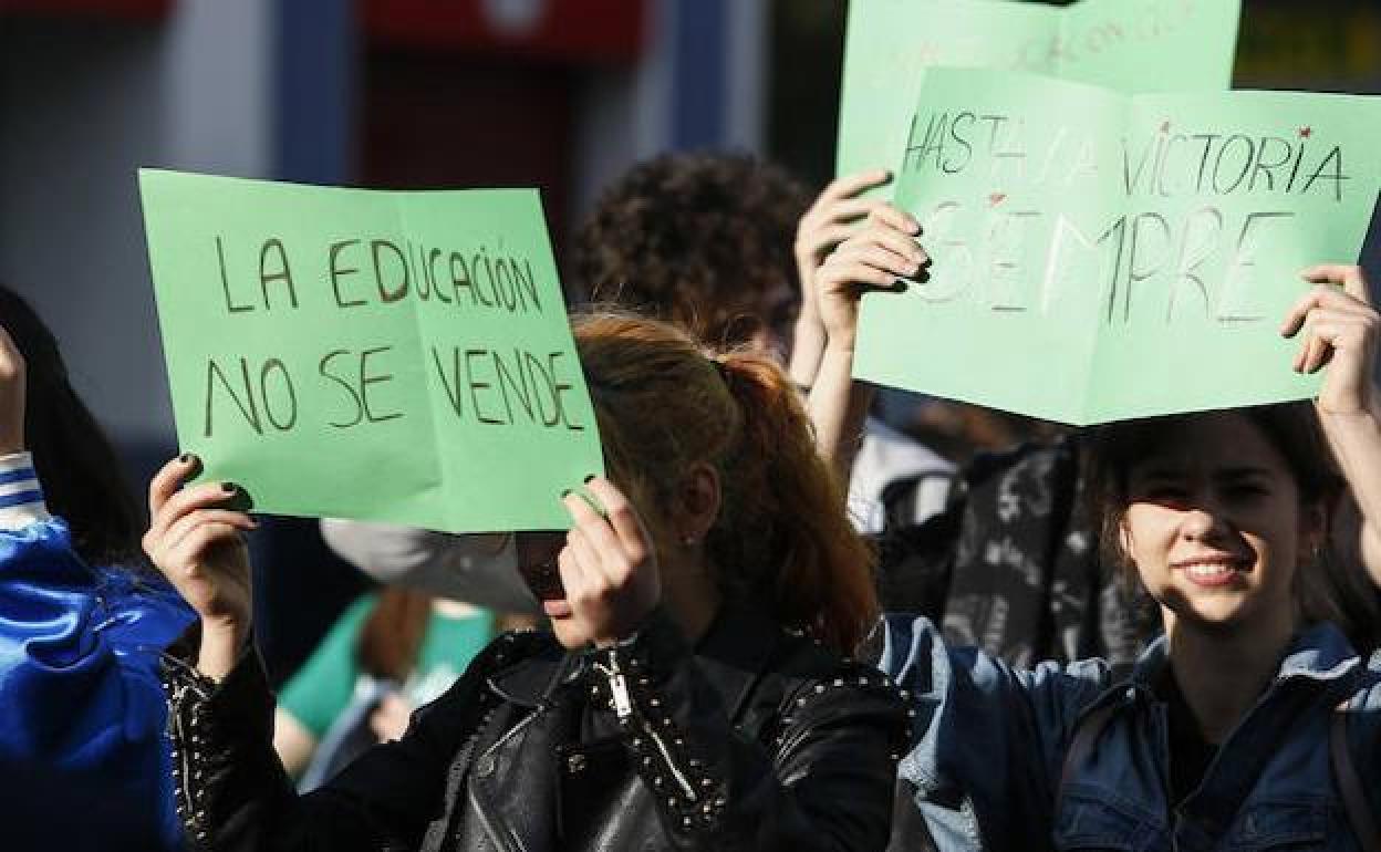 Manifestaciones en favor de la educación pública. 