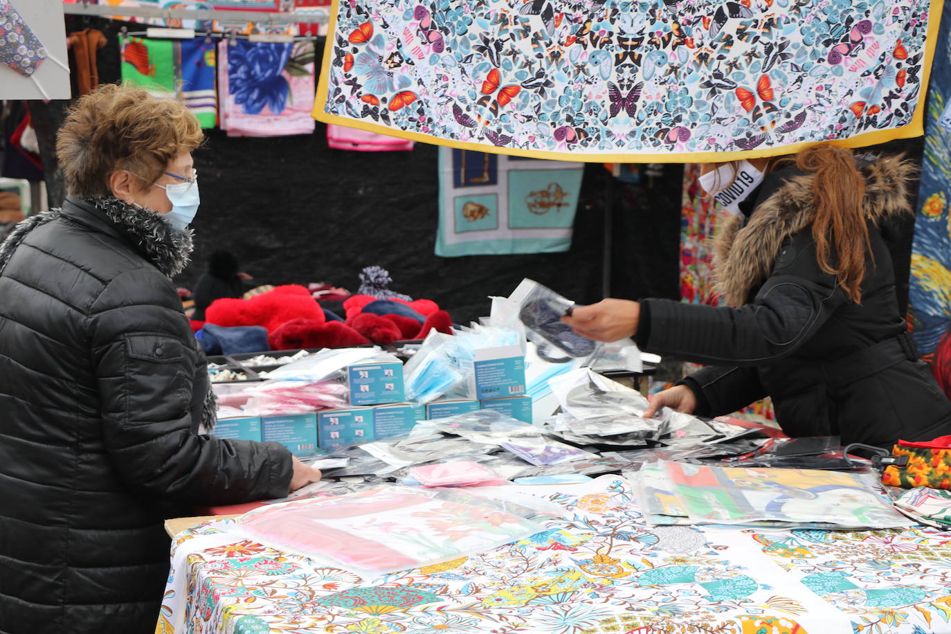 Fotos: Mercadillo en La Palomera