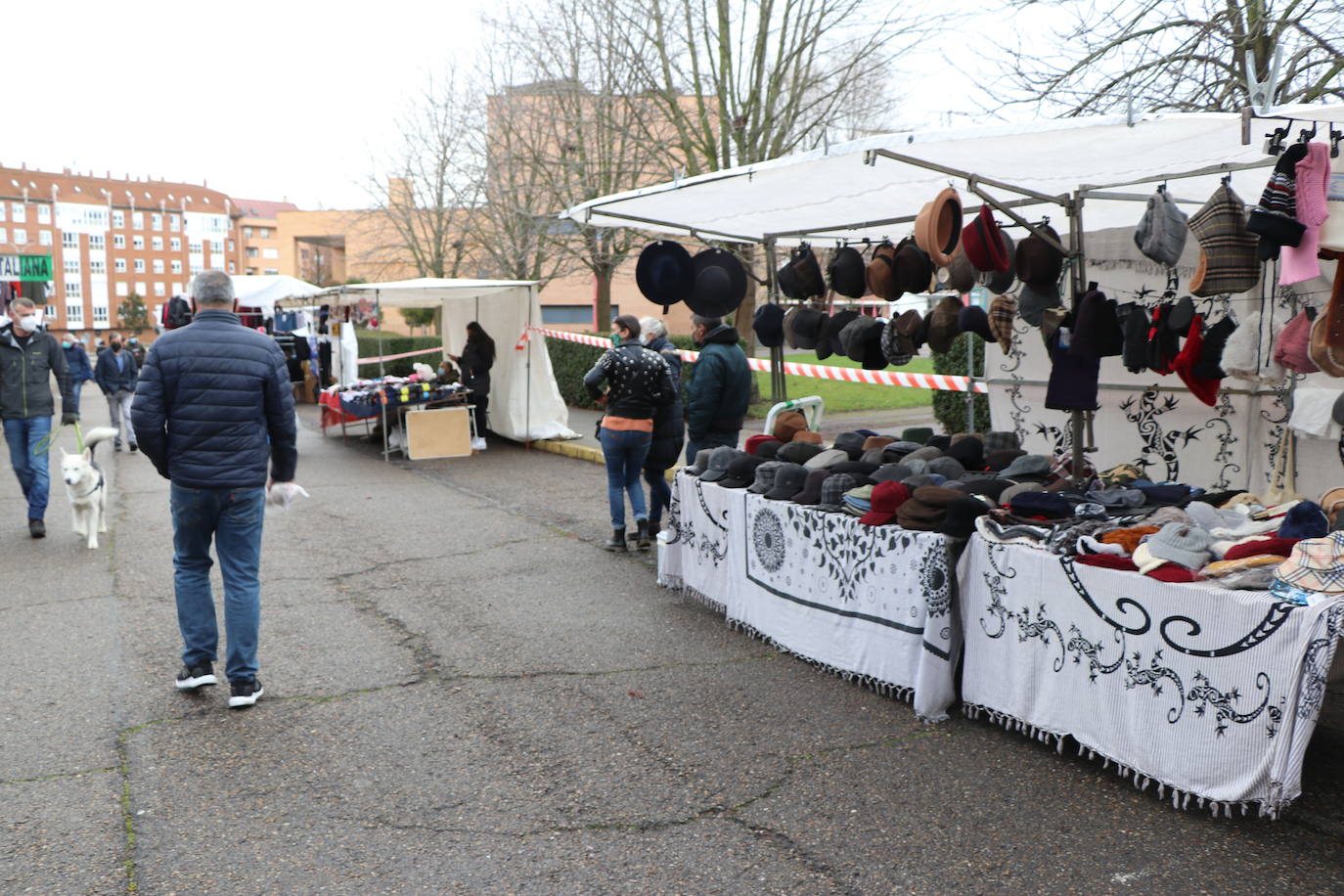 Fotos: Mercadillo en La Palomera