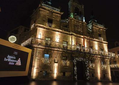 Imagen secundaria 1 - Diferentes imágenes de la Plaza Mayor de Astorga.