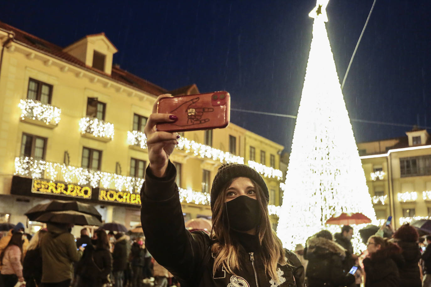 Encendido de las luces de navidad de Ferrero Rocher en Astorga